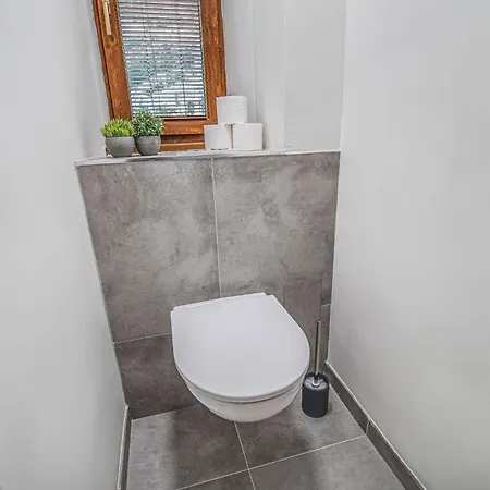 Daire Castle - Modern Elegance & Serenity Litra