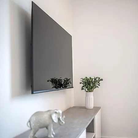 Castle - Modern Elegance & Serenity Appartamento